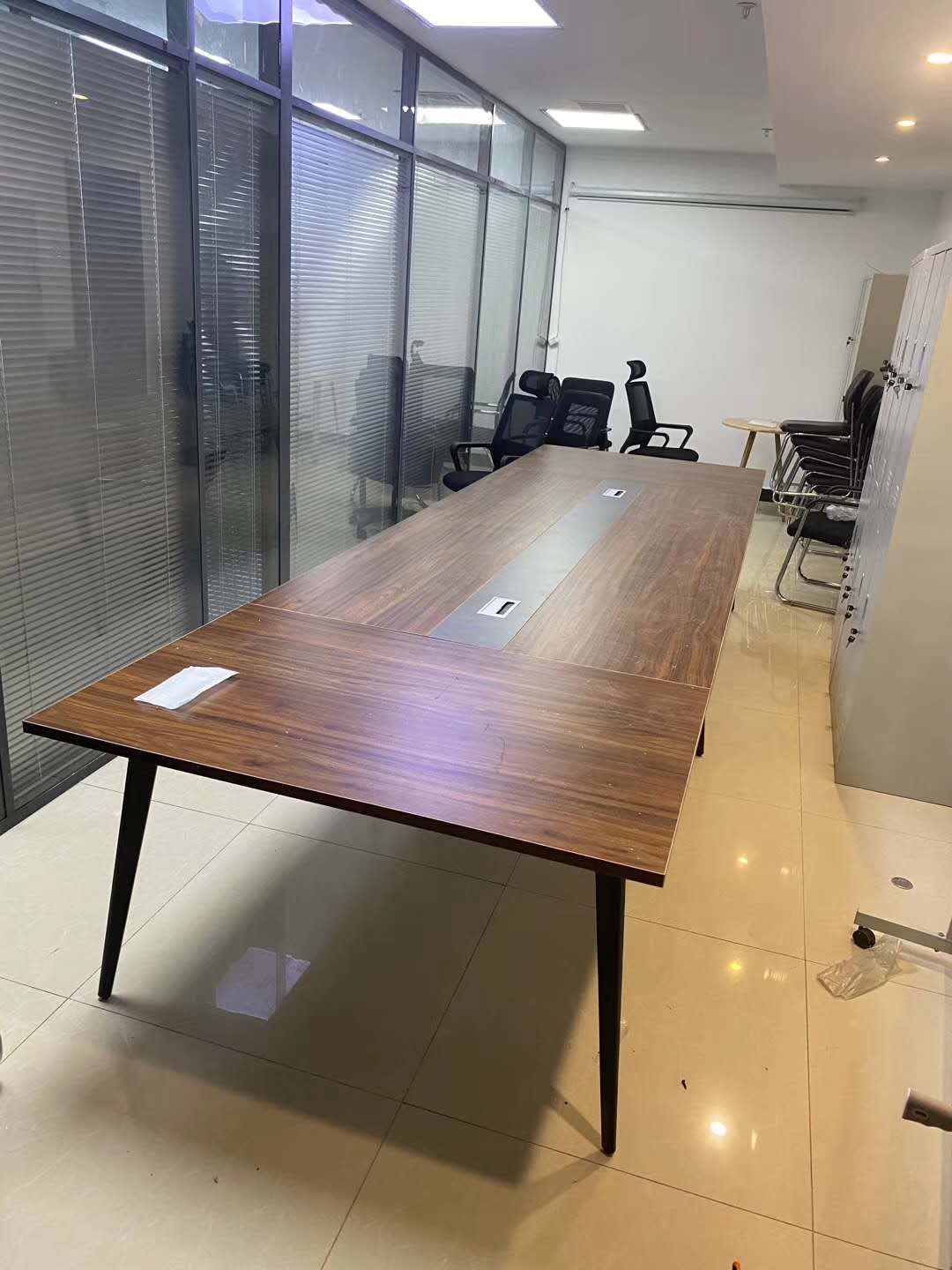 会议室长桌